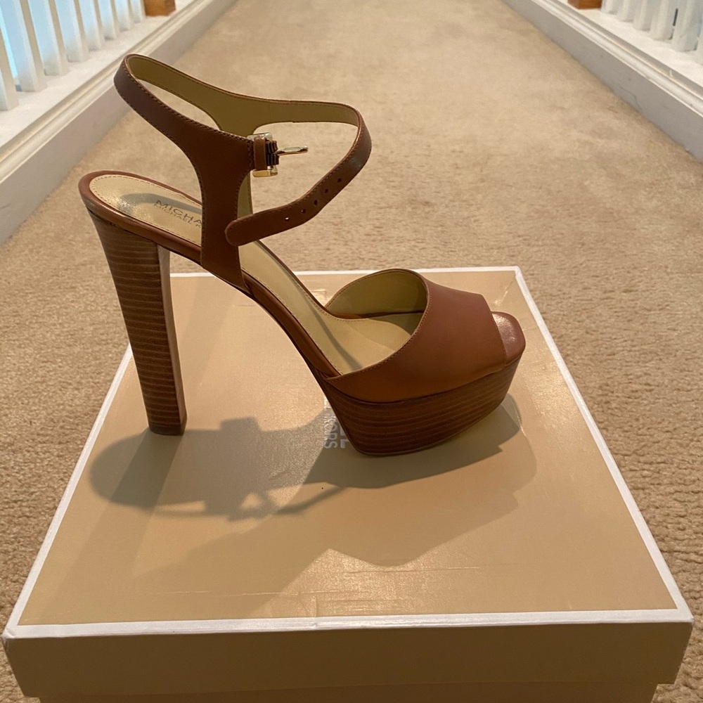 COPY -Lightly worn Michael Kors Brown Leather Open Toe